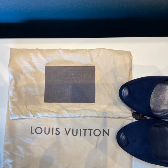 Brand New Never Worn Louis Vuitton Blue Suede Oh Really! Peep-Toe Pumps Size 41 - Picture 2 of 9